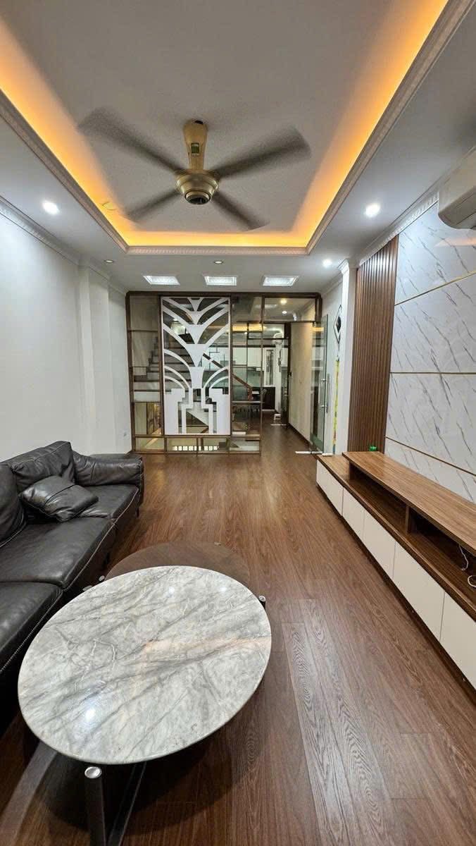 Nhà xinh 5 tầng trên đất 50m² tại Nguyễn Sơn, Long Biên, Hà Nội