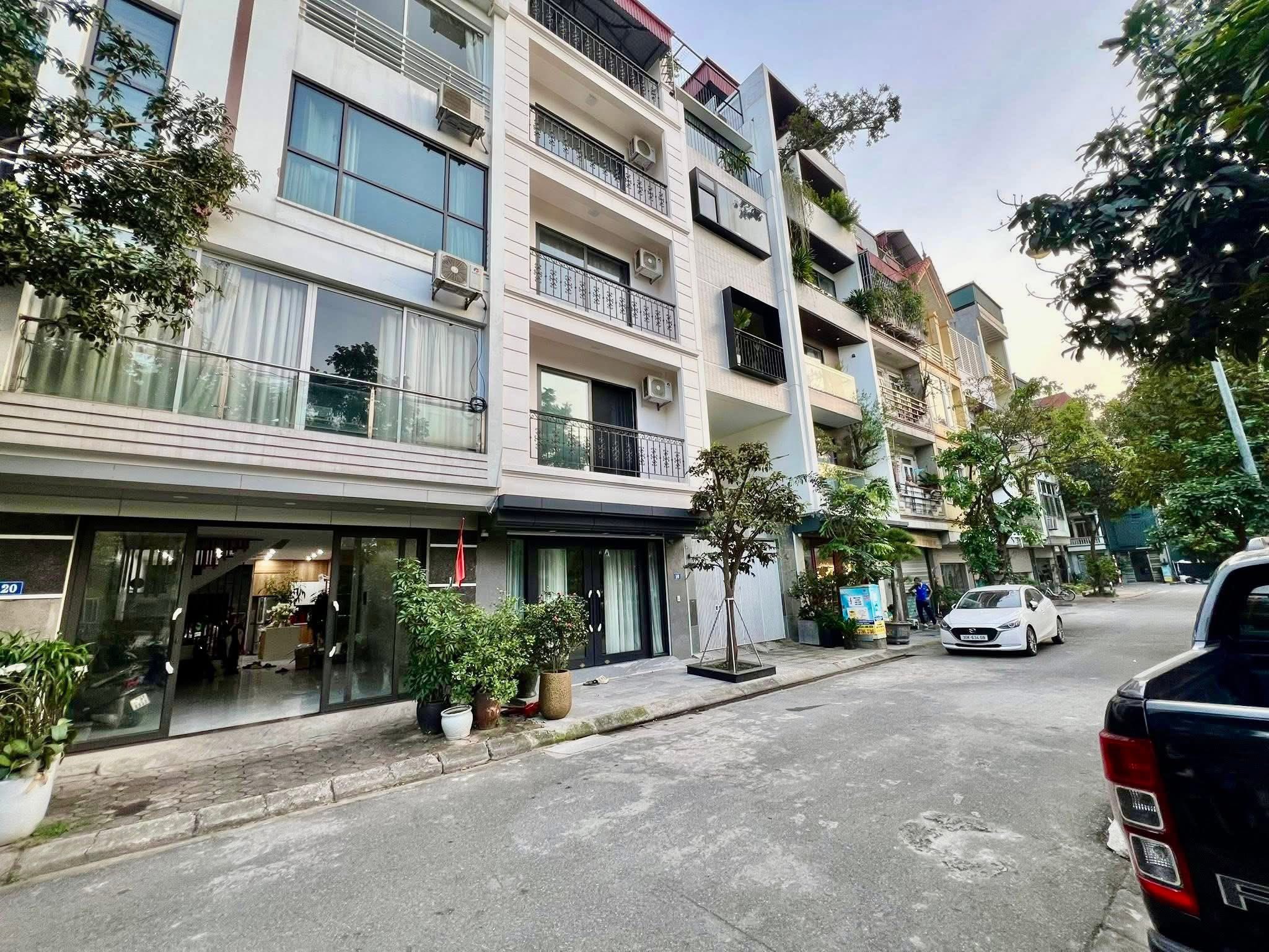 Góc Sài Đồng - Nhà 7 tầng thang máy, ngõ thông ô tô tránh, giá hời