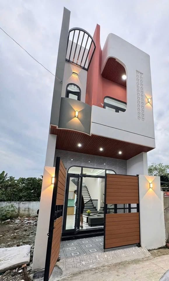 Nhà 3 tỷ 550 triệu 3 phòng ngủ, sổ hồng riêng, ô tô tránh vèo vèo