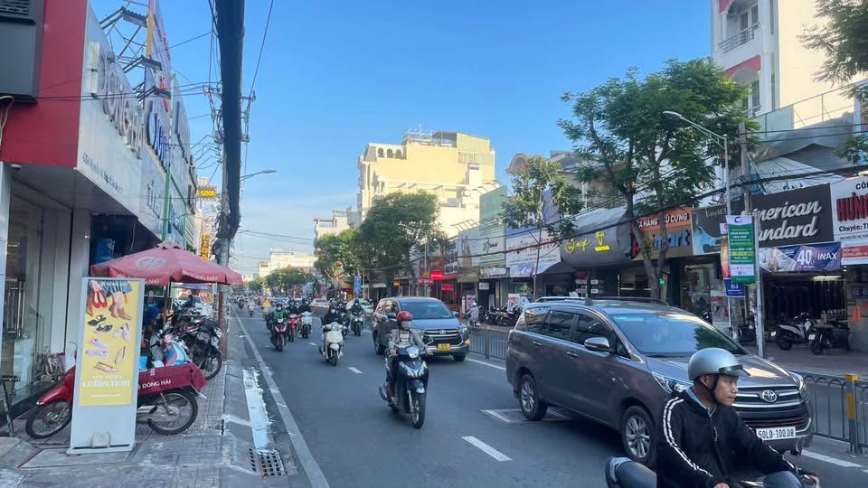 Siêu phẩm căn góc 3 mặt tiền đắc địa tại đường Nguyễn Thị Thập, Quận 7