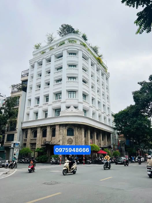 Khách sạn vip Cầu Giấy - 14 tầng hiện đại - doanh thu 30 tỷ/năm