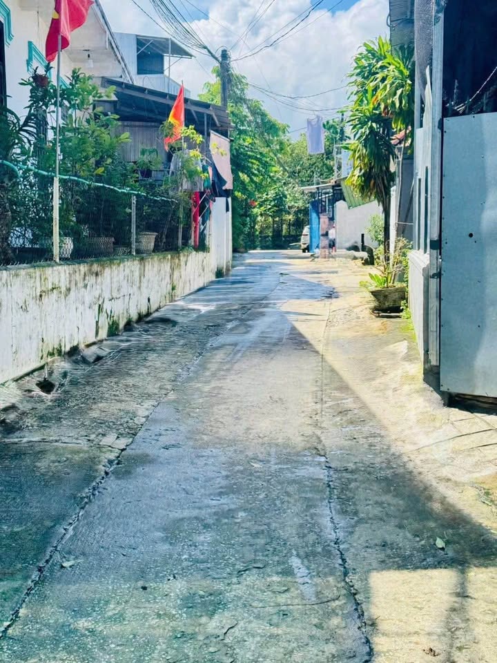 Bán đất 2 mặt kiệt ô tô tránh, tặng nhà cấp 4, 109m2, 2 tỷ, Huế