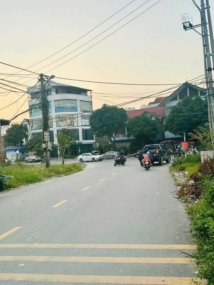 Nhà 3 tầng đẹp như mơ, kinh doanh cực đỉnh, giá hời