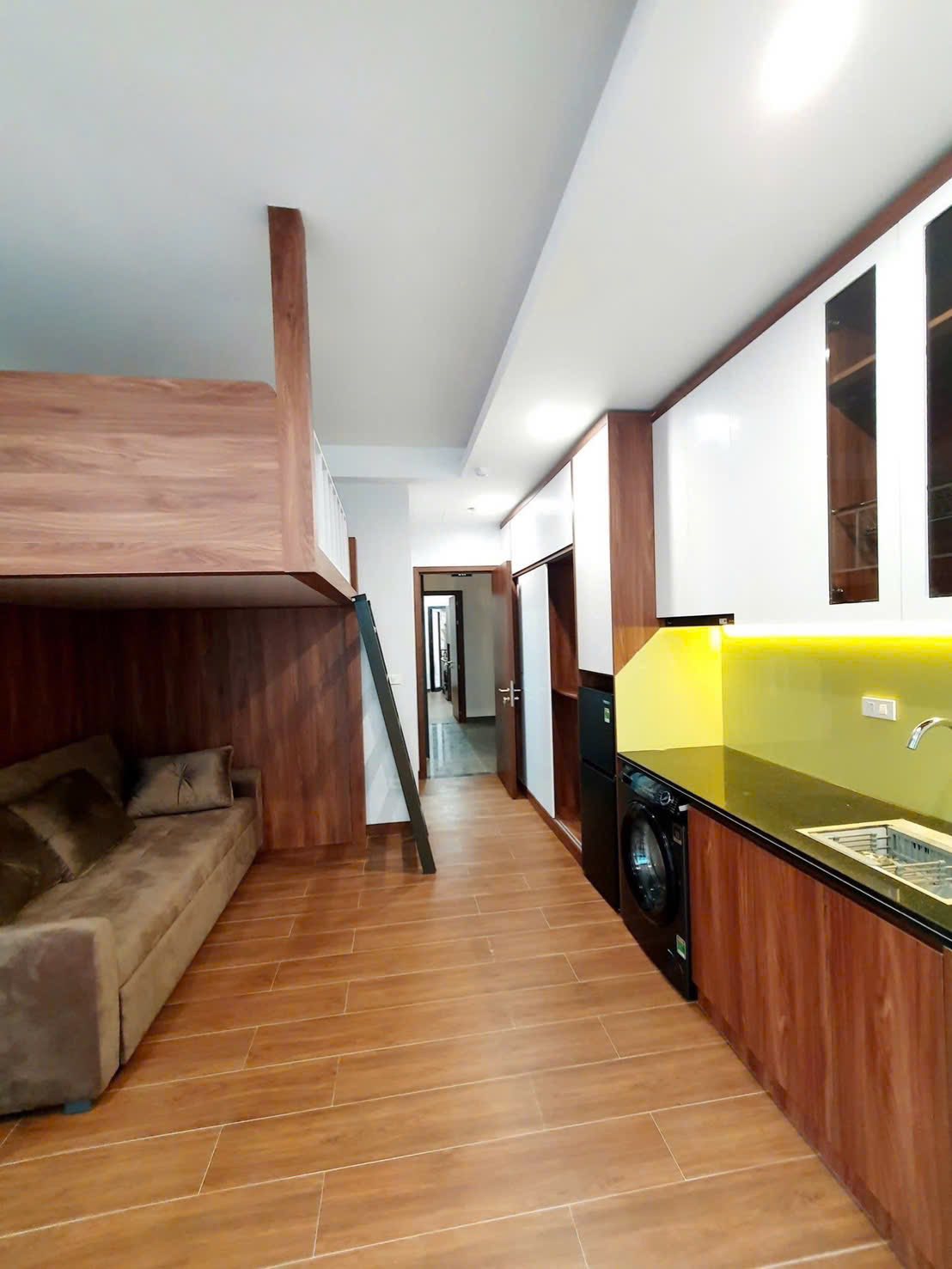 Tòa nhà 7 tầng thang máy Xuân La, Tây Hồ - Dòng tiền 70 triệu/tháng - Vỉa hè ô tô tránh