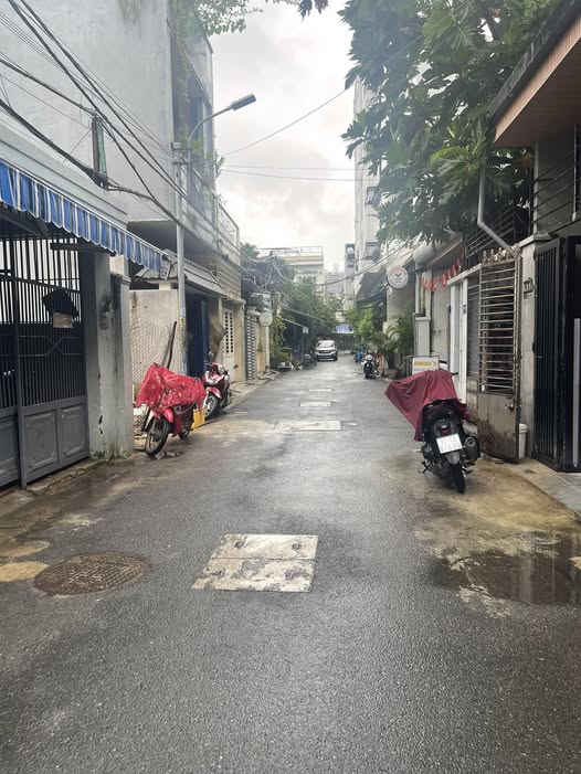 Nhà Nguyễn Văn Thoại, Đà Nẵng - Kiệt 2 ô tô, 3 phút ra biển Mỹ Khê, giá 8.5 tỷ