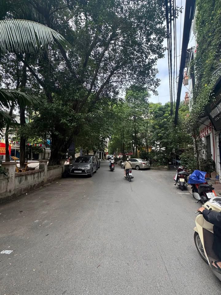 Bán nhà lô góc phố Hoàng Tích Trí, Đống Đa, 60m² x 4 tầng, mặt tiền 6m, ô tô đỗ cửa, kinh doanh đỉnh