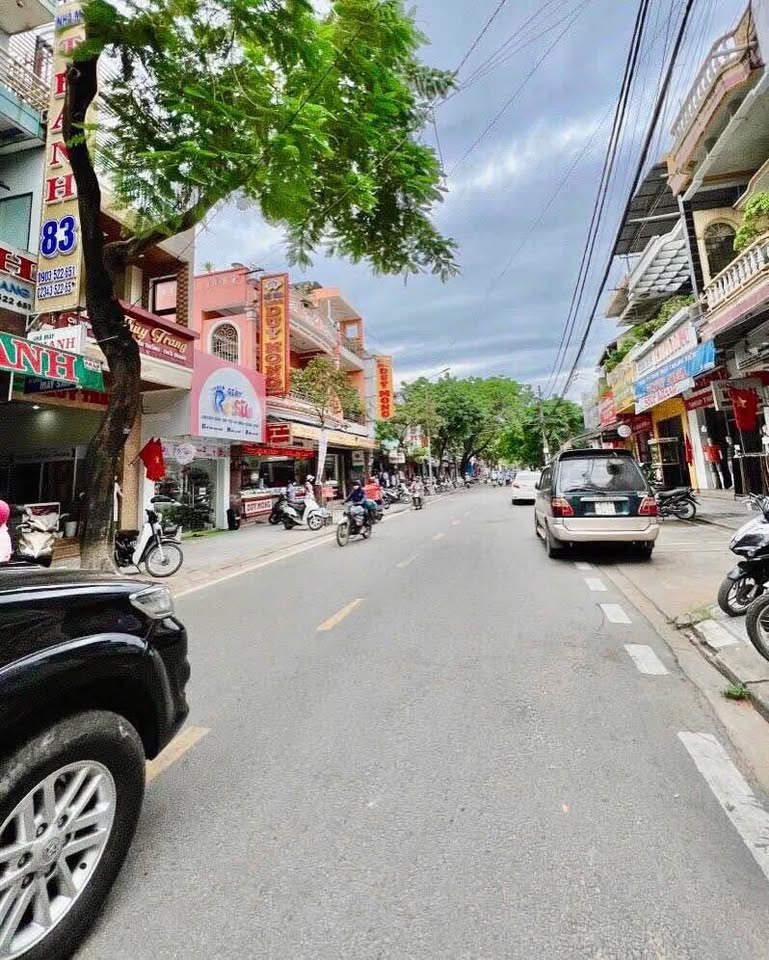 Nhà 2 mặt tiền kinh doanh đắc địa Mai Thúc Loan, Huế - 7.x tỷ
