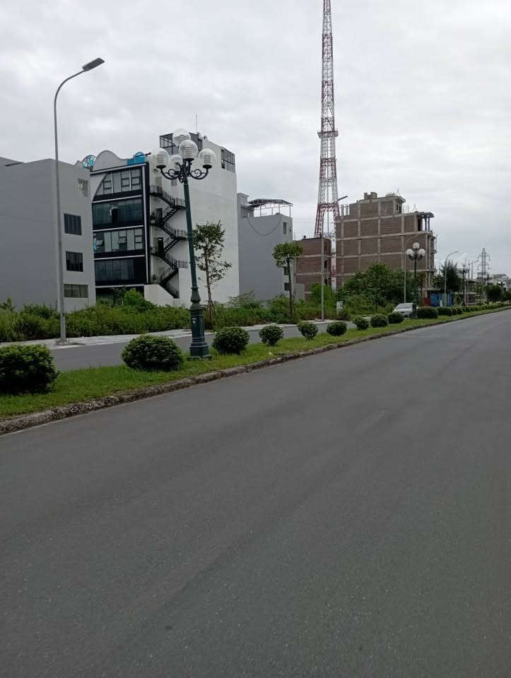 Đất mặt đường Nguyễn Công Trứ, Nam Định, diện tích 140m2, mặt tiền 7m