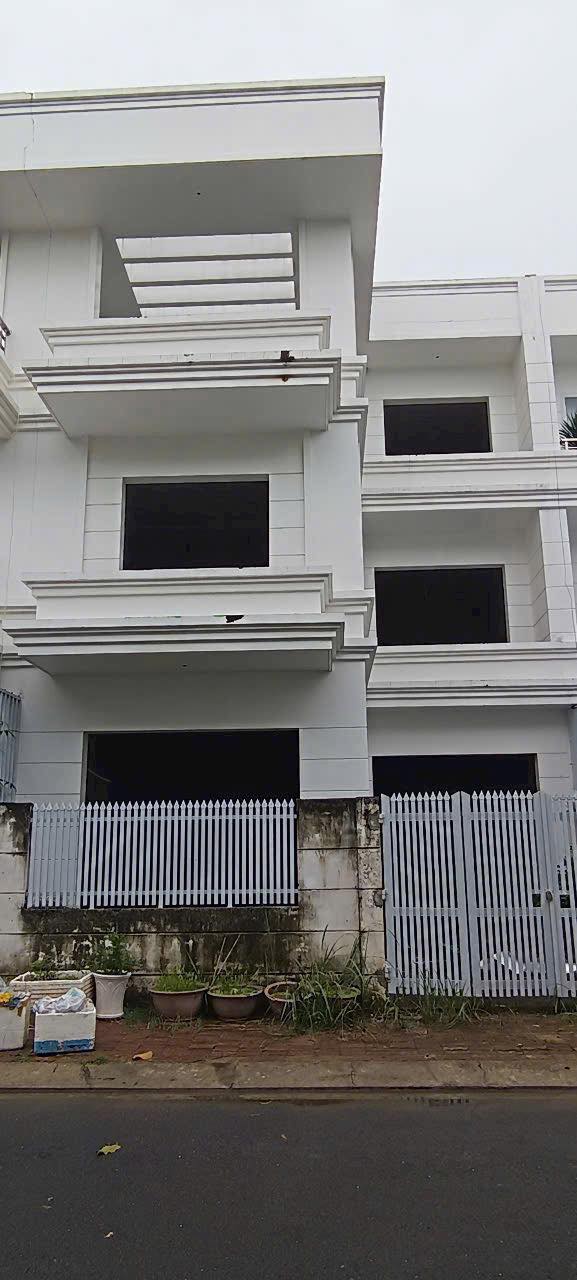 Nhà xây thô Hưng Phú, 8x14m - Giá 4 tỷ, chủ gấp bán