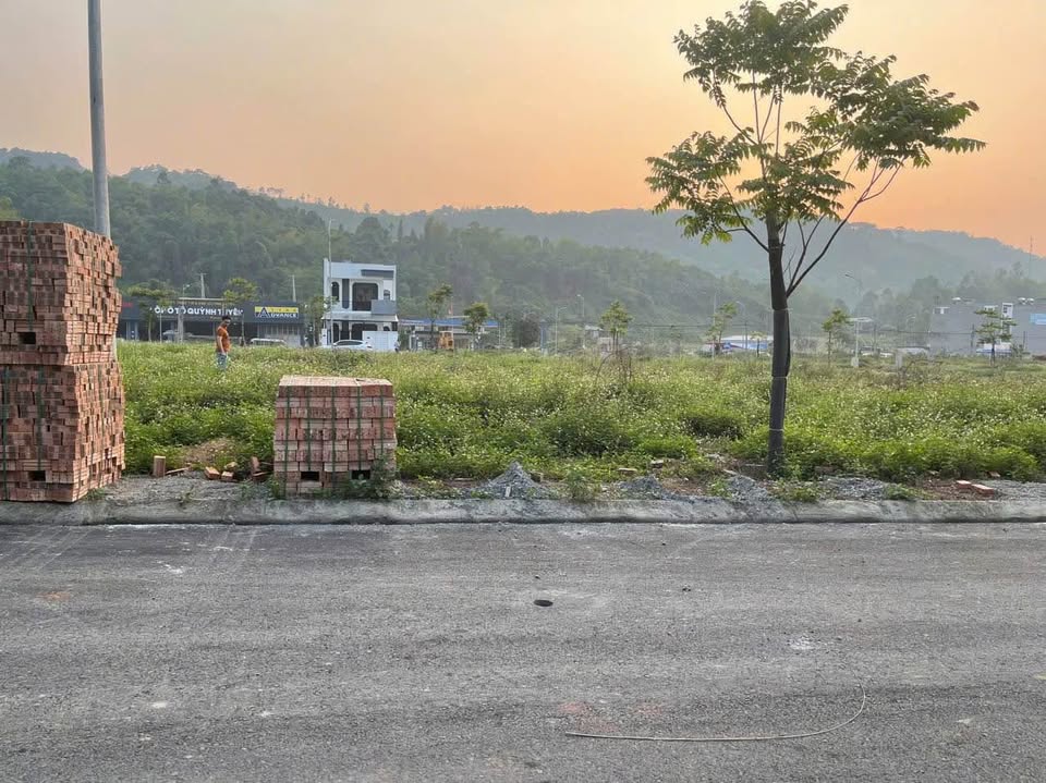 Lô đất vàng giữa lòng thị xã, vượng khí sinh tài