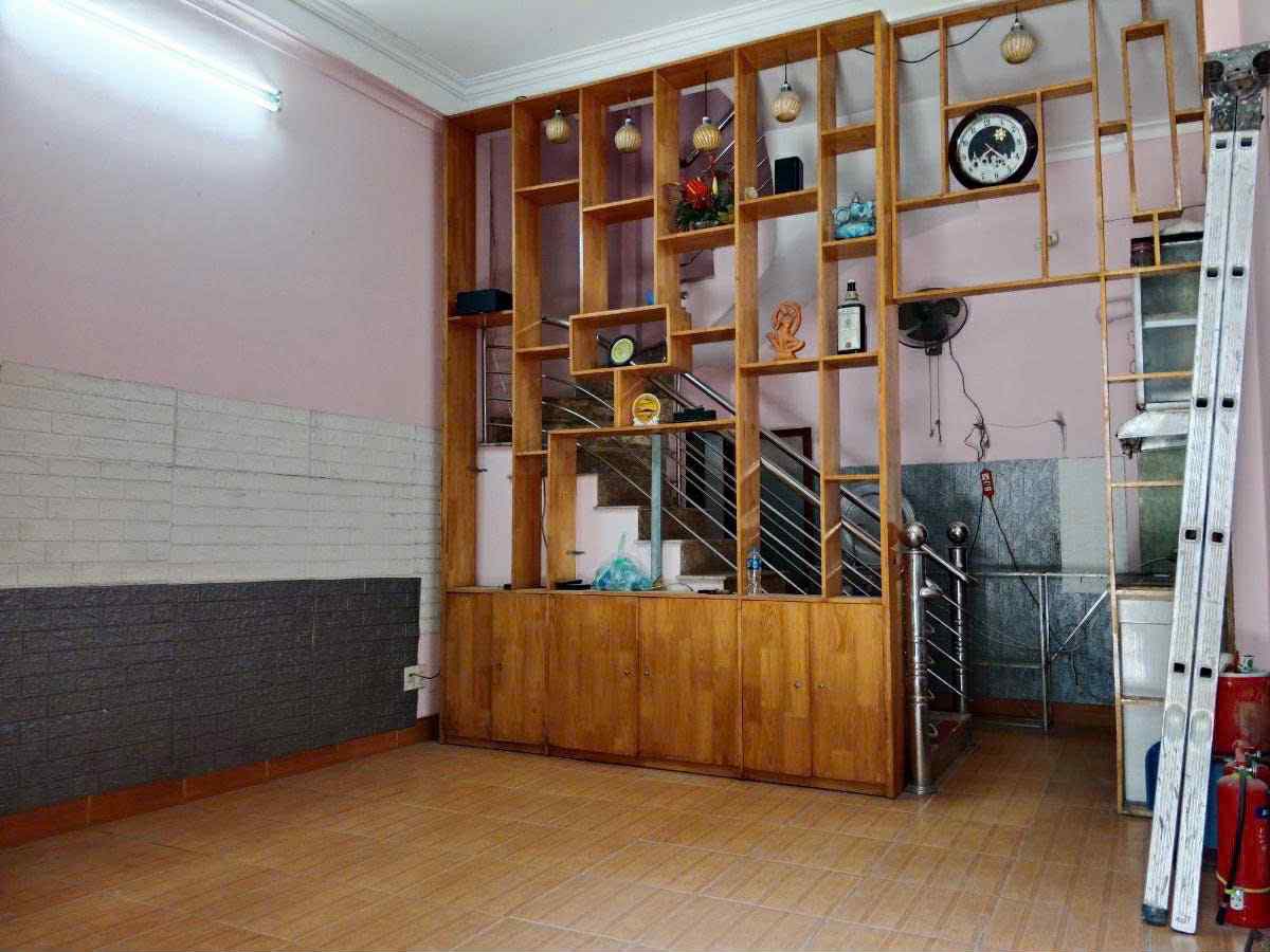 Siêu phẩm nhà dân xây cực chắc chắn, nằm ngay mặt ngõ Mai Hương, quận Hai Bà Trưng, Hà