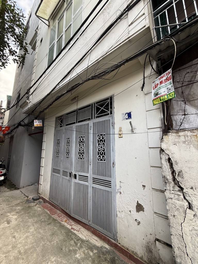 Nhà Lĩnh Nam 5 tầng, sổ đỏ 23m2, gần giao lộ Vĩnh Hoàng