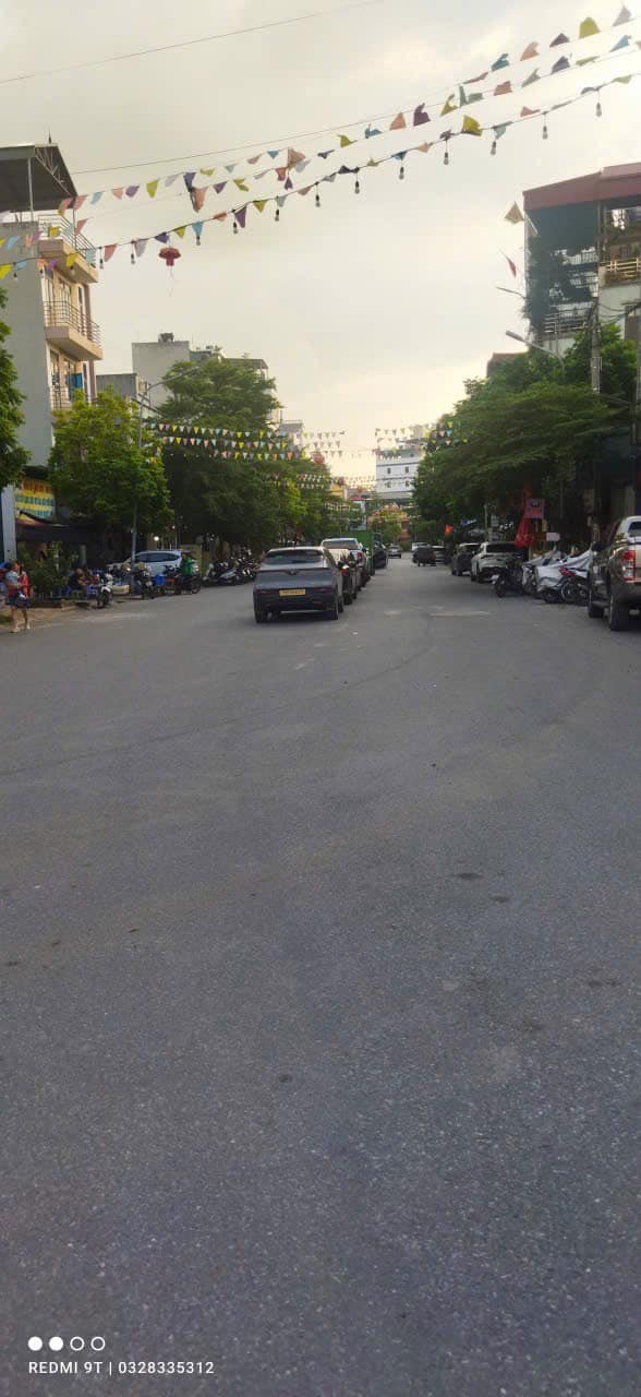 Nhà 43m2 phân lô, vỉa hè, ô tô tránh, kinh doanh đỉnh, sổ đỏ sẵn sàng