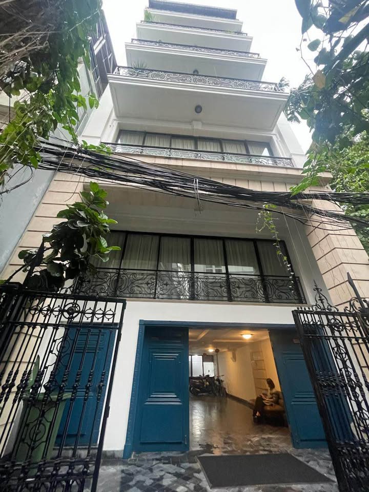 Apartment Hồ Tây 9 tầng, ngõ thông, dòng tiền khủng