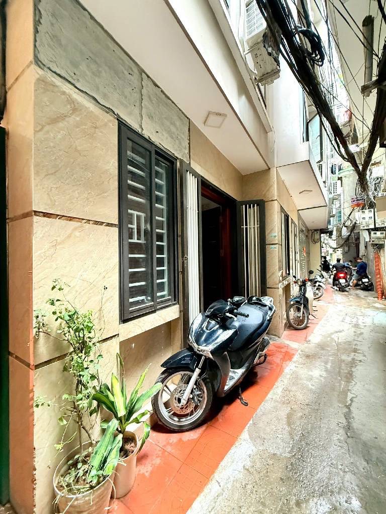 Nhà Pháo Đài Láng - Lô góc 5 tầng thoáng sáng, đầy đủ công năng