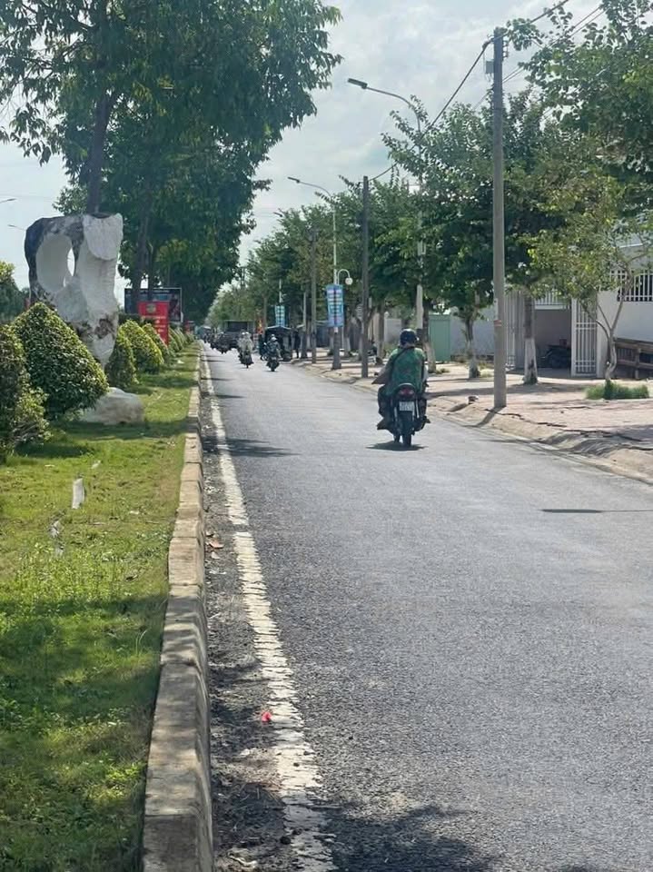 Bán 5 nền đất mặt tiền Tân Lộ Kiều Lương, An Giang, vừa làm khách sạn, vừa làm công ty, quá đỉnh