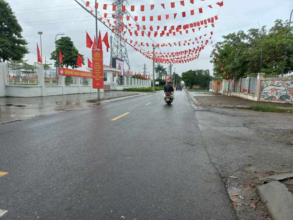 Chốt đơn liền tay - Nhà Bắc Từ Liêm, ô tô đỗ cửa, full nội thất, giá siêu cháy