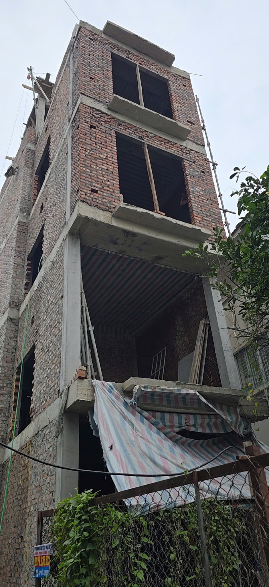 Nhà 37m² đang hoàn thiện tại Yên Nghĩa, Hà Đông - Sổ đỏ chính chủ