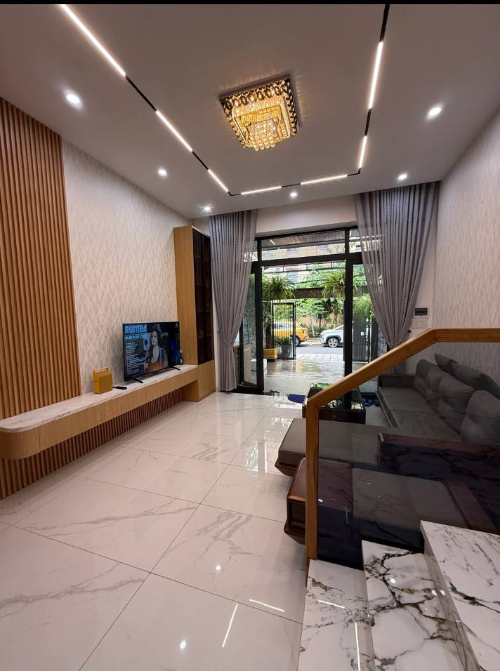 Chào mừng quý khách đến với thiên đường 3 tầng mới xây, full nội thất lung linh tại đường Hoa Cường Nam, Hải Châu