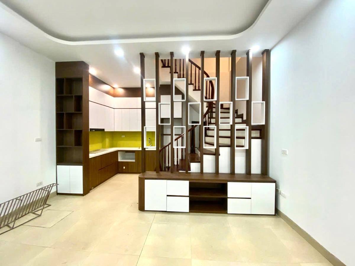 Nhà xinh 5 tầng phố Đại Từ, gần khu đô thị Linh Đàm, 37m2