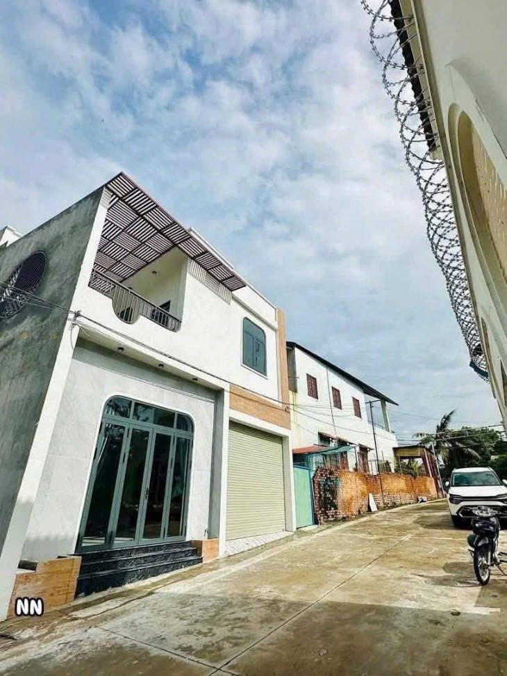 Nhà Trảng Dài sổ riêng - sân xe hơi - đường ô tô - 3.79 tỷ