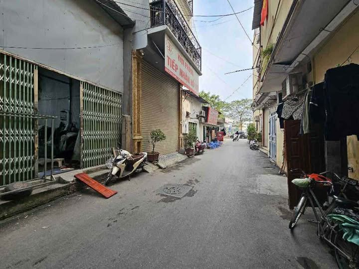 Đất vàng Đống Đa 40m2, ngõ nông gần phố, sổ đỏ chính chủ, giá đầu tư cực sốc