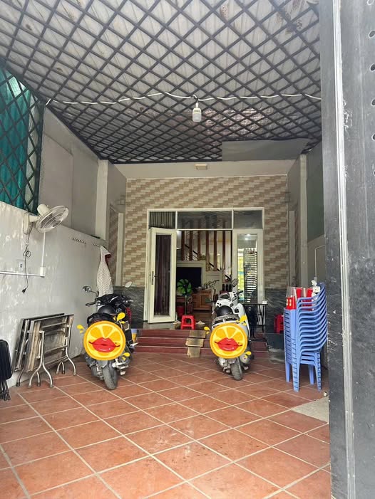 Nhà 3 ngủ Quận 9, hẻm xe tải thông, giá 10 triệu/tháng - đậu oto thoải mái