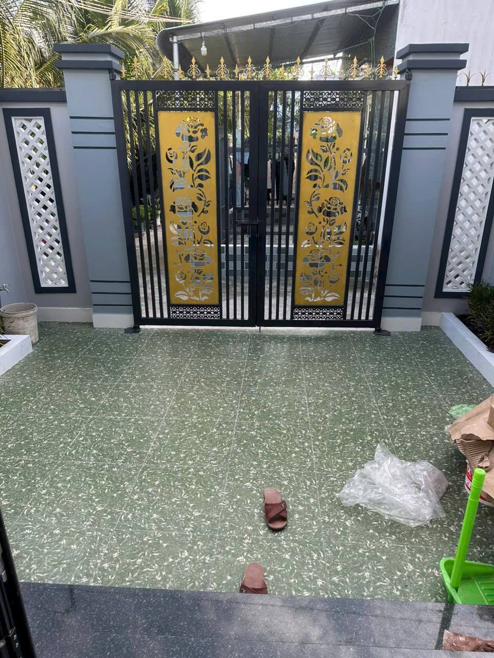 Nhà mới xây an ninh, hẻm xe hơi tại Bến Tre