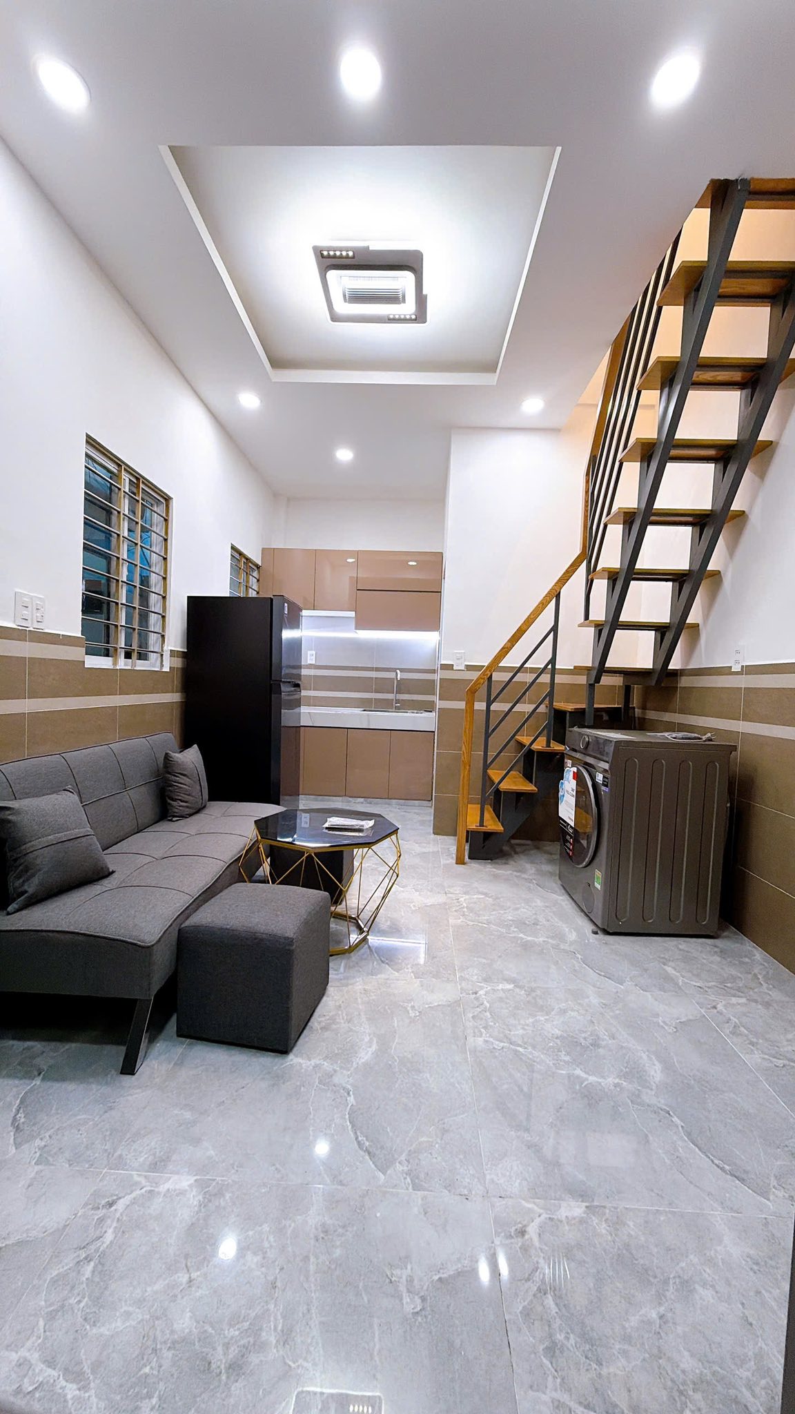 Nhà 1 trệt 1 lầu mới đẹp, tặng full nội thất - Đoàn Văn Bơ, Quận 4