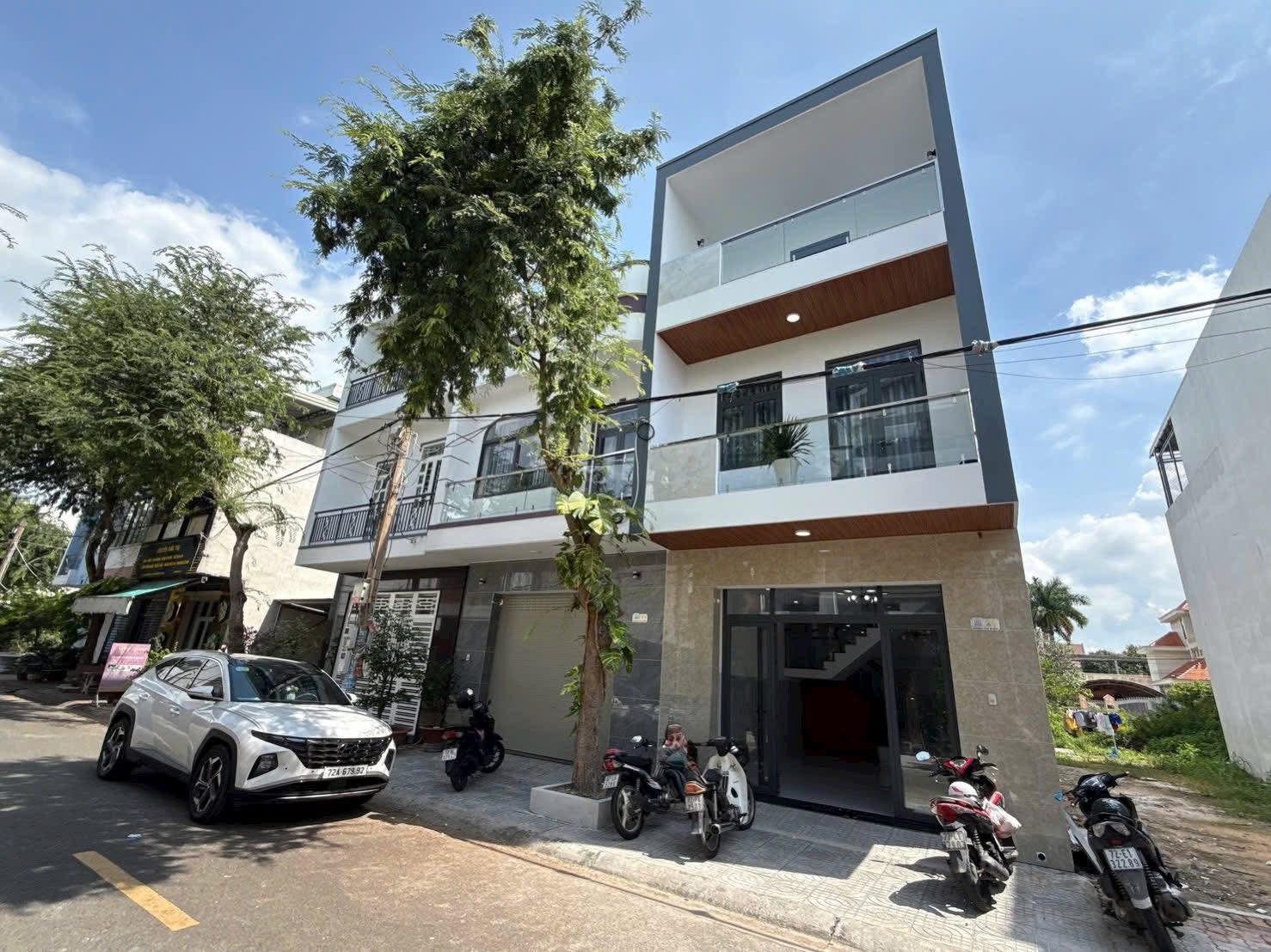 Bán nhà phố trung tâm thành phố Bà Rịa, ngay mặt tiền đường Đoàn Thị Điểm, giá 5,3 tỷ