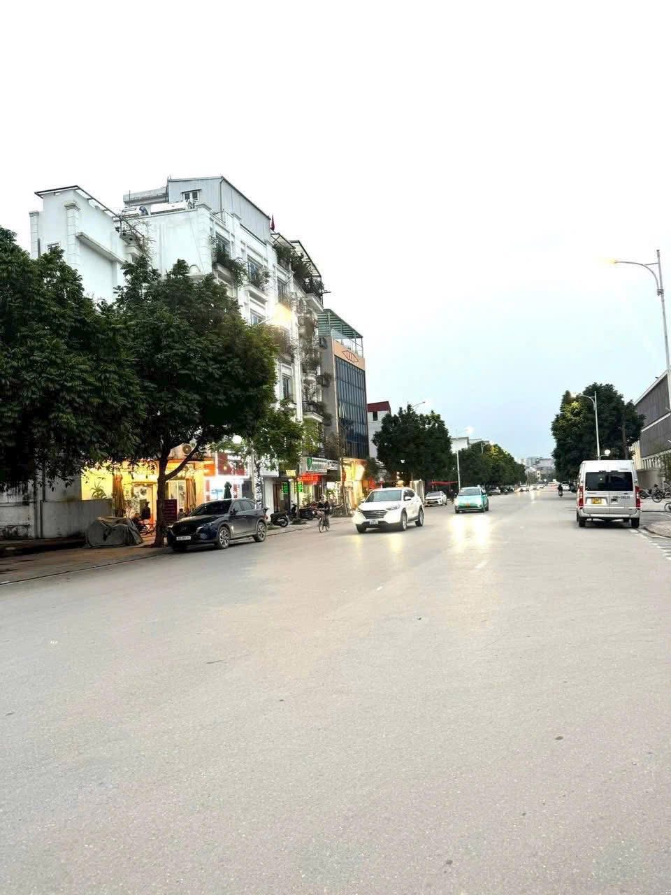 Đất vàng Ngọc Thụy - Ngõ 6m ô tô ngủ trong nhà, sổ đỏ sẵn sàng