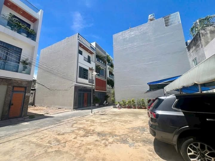 Nhà 3 ngủ Rạch Dừa, 68m2, hẻm 4.5m, giá 6 tỷ