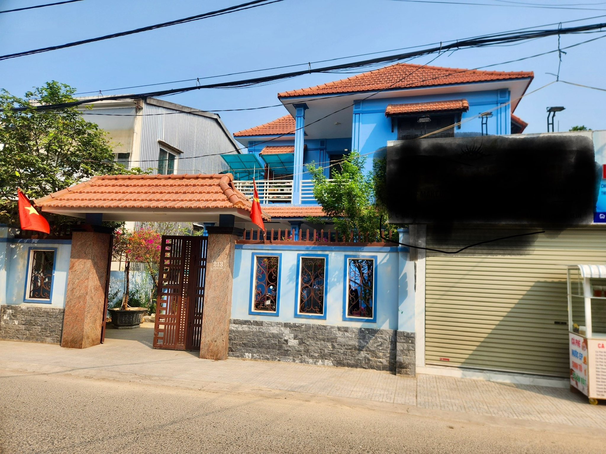 Nhà 2 tầng mặt tiền siêu rộng gần 14m, đậu ô tô thoải mái