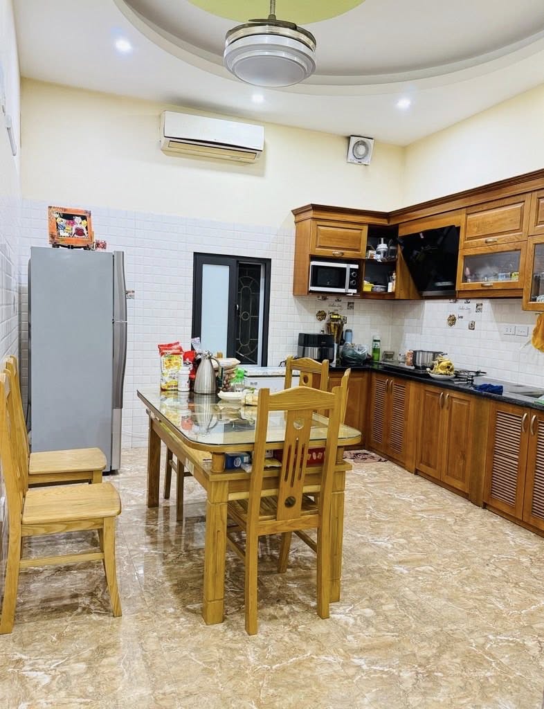 Nhà dân xây đẹp, 66m2, gần phố, ô tô sát nhà, quận Hoàng Mai