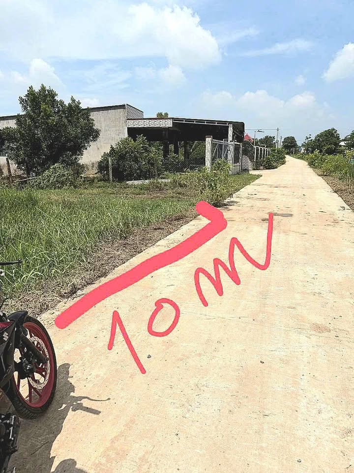 Đất vàng Long An 10m x 30m mặt tiền đường thông, sổ hồng riêng, giá chỉ 1,75 tỷ