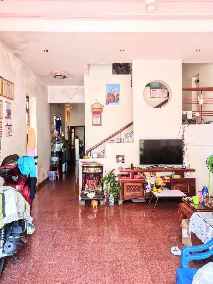 Biệt thự 2 tầng mặt tiền Trần Văn Dư, gần biển Mỹ An, giá hấp dẫn