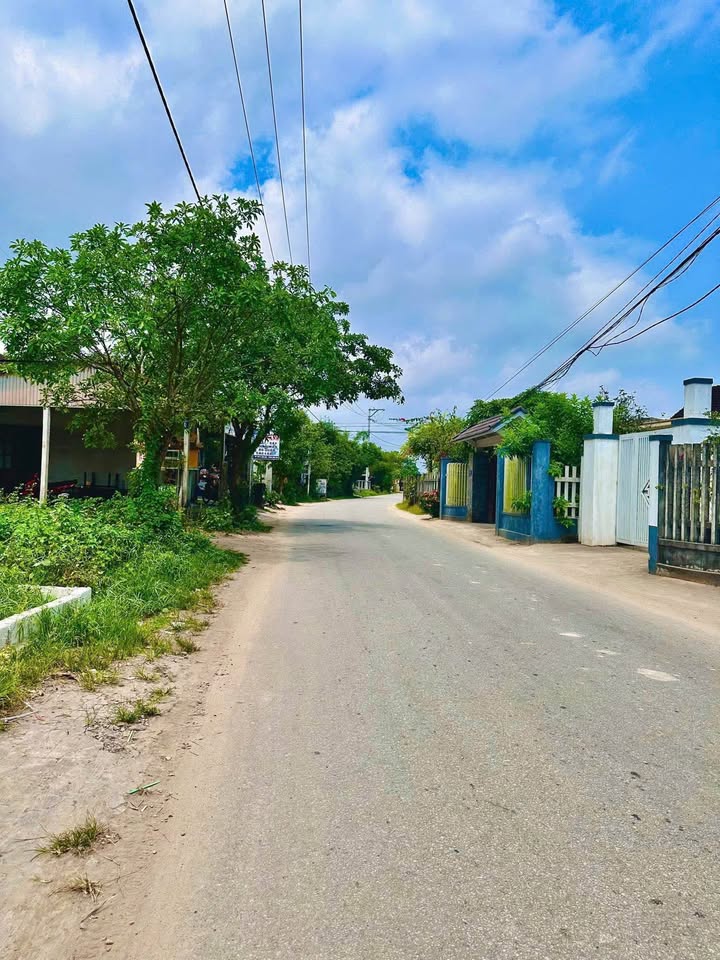 Mặt tiền kinh doanh Võ Trác, Hương Thủy 310m2, ngang 10m, chỉ hơn 8 triệu/m2