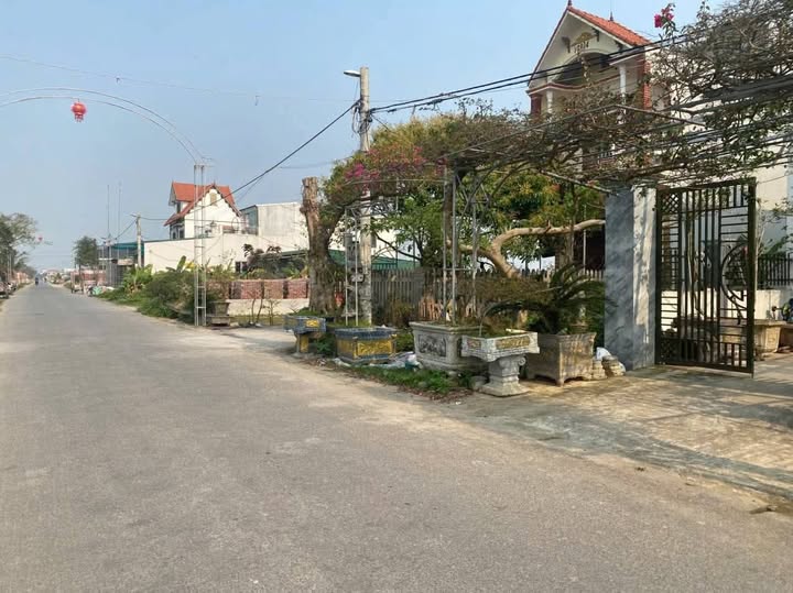 Nhà xinh Đông Hưng, Thái Bình 120m2, mặt tiền 6m, giá tốt