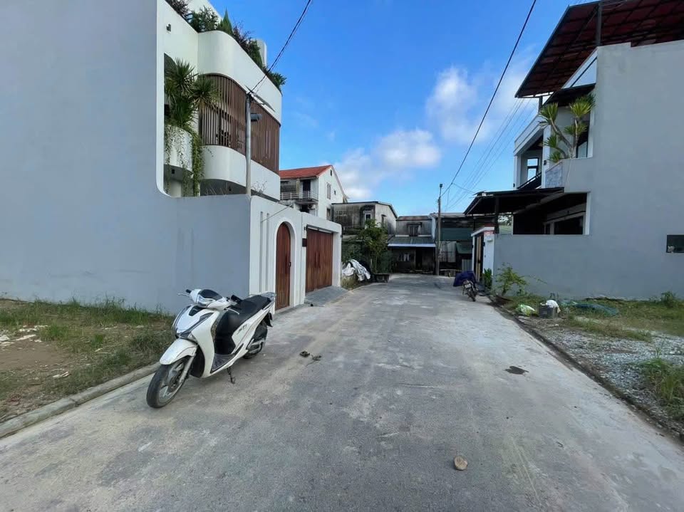 Đất Kim Long, 100m2 hướng Tây Nam, đường 6m, giá 2,8 tỷ, dân cư đông đúc