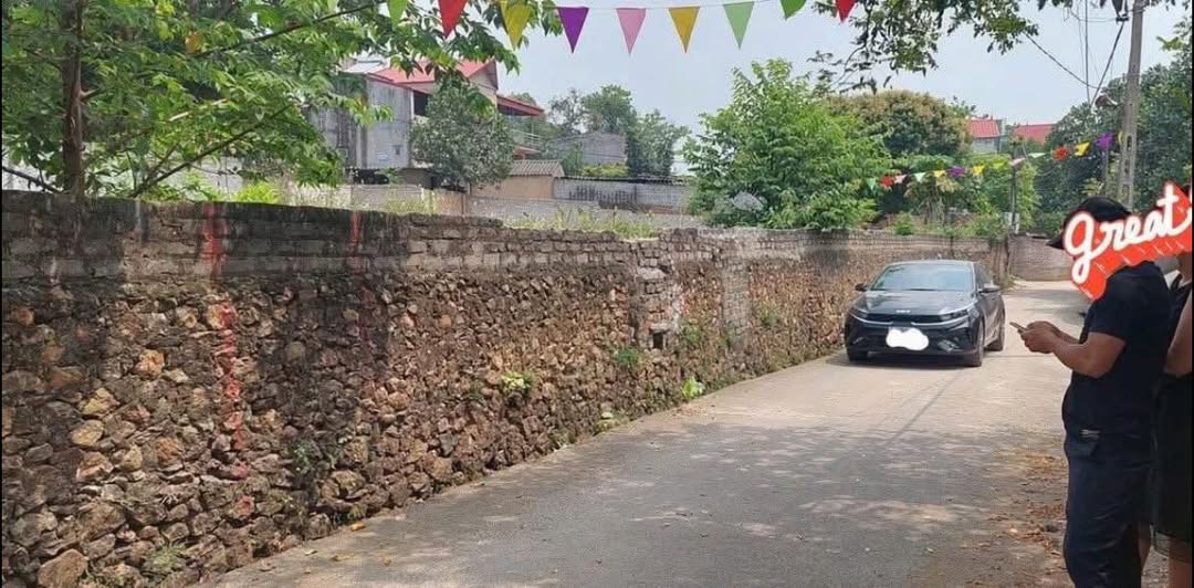 Chính chủ cắt lỗ sâu lô đất siêu đẹp tại Đồng Việt, Thôn Nam đây ạ