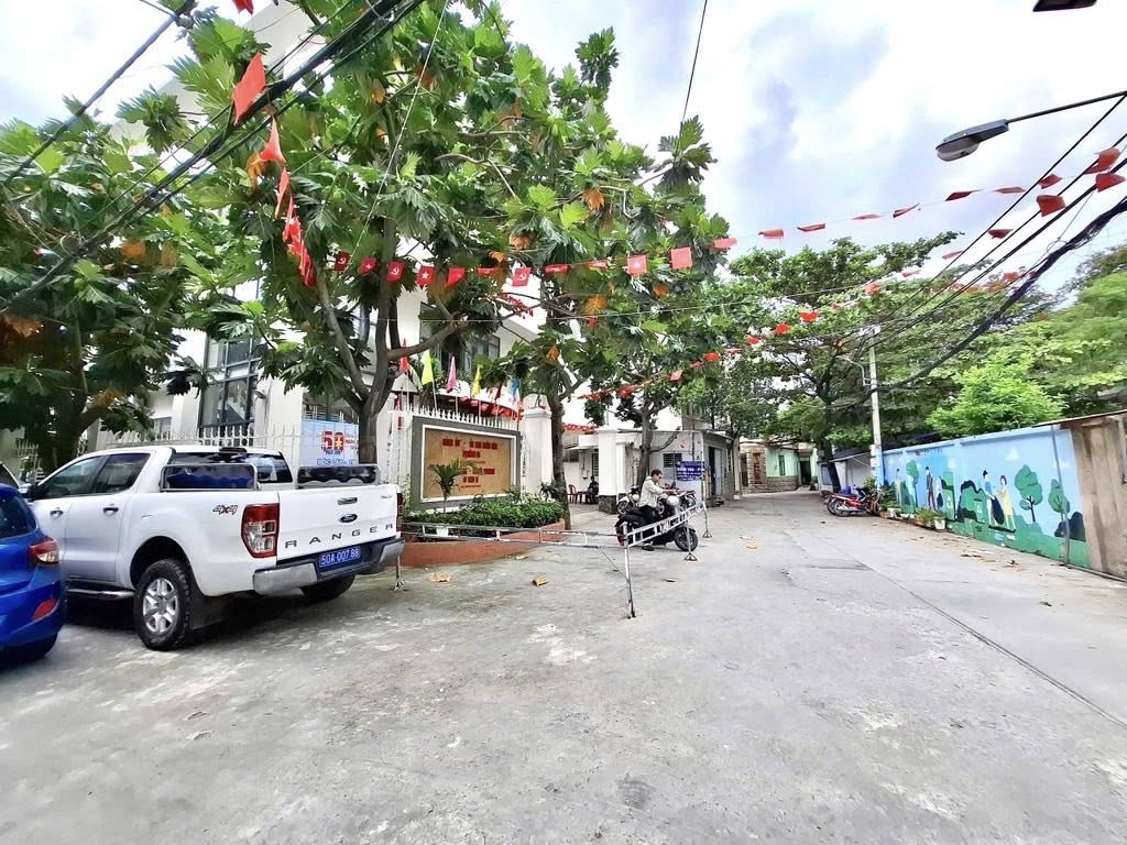 Nhà mặt tiền kinh doanh Quận 6 - Xe hơi tới tận cửa, giá 2.99 tỷ