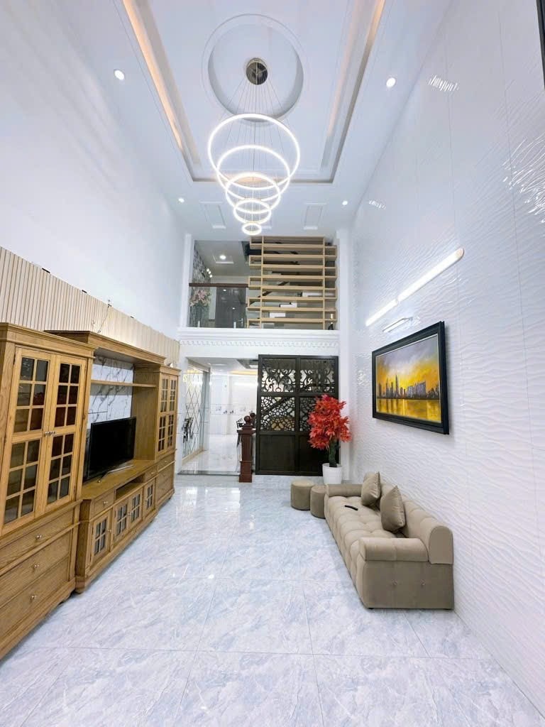 Nhà mới Gò Vấp, hẻm xe 6m, 5 tầng, gần chợ Phạm Văn Bạch, sân Golf Tân Sơn, full nội thất, sổ nở hậu