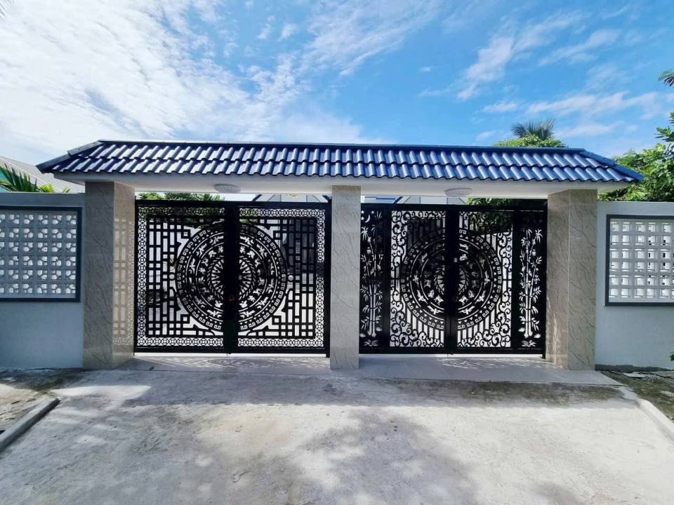 Nhà mới xây Phú Tân 200m² thoáng đãng, xe tải lượn lờ, giá hời