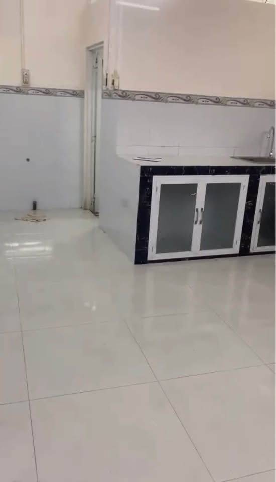 Bán nhà hẻm 37 Hồ Thị Kỉ, Quận 10, 20m2, 2 phòng ngủ, hướng Nam, giá 3,3 tỷ