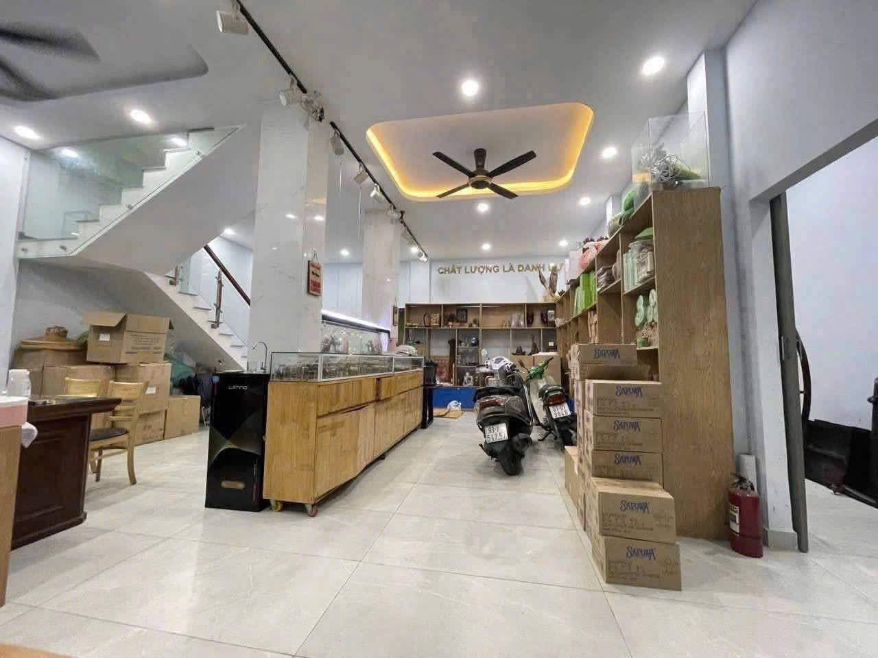 Nhà 2 tầng 3 ngủ Lê Văn Quới, ngang 8.5m, hẻm 6m, giá 7 tỷ