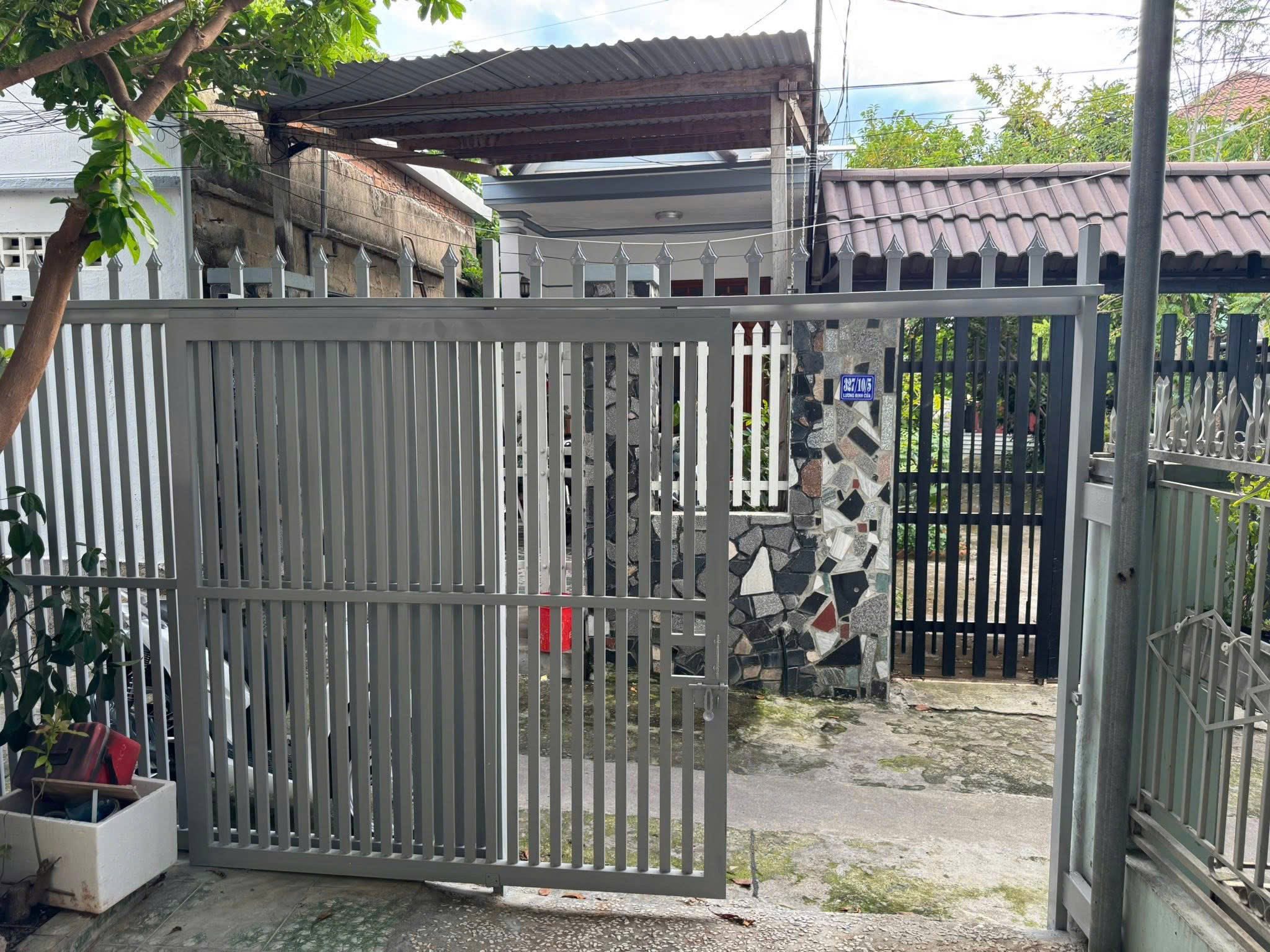 Đừng bỏ lỡ căn nhà 2 tầng kiên cố này, rộng rãi, thoáng