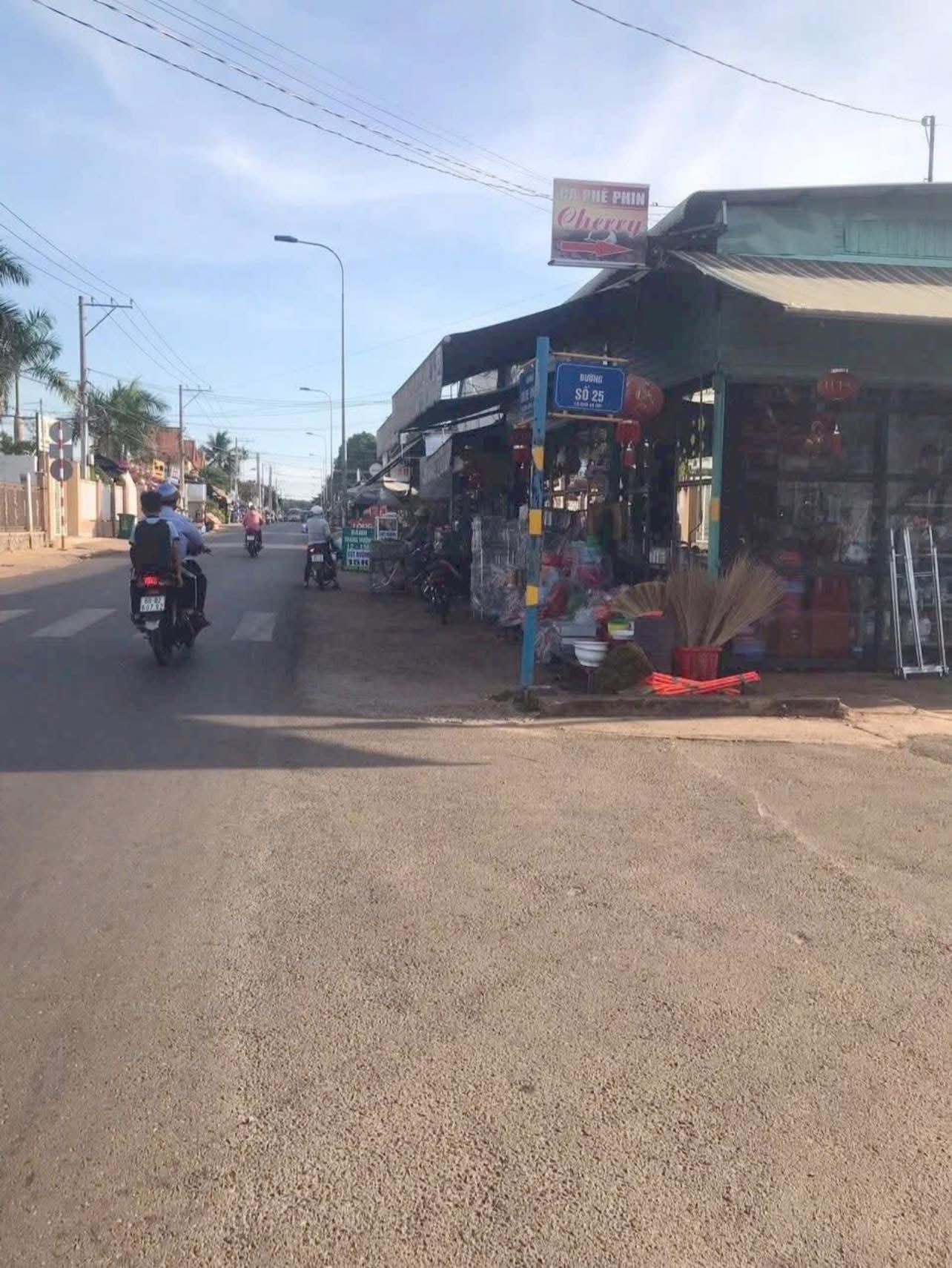 Bán 2 nền đất liền kề 100m2 mặt tiền nhựa, sổ riêng thổ cư tại Long Khánh, Đồng Nai