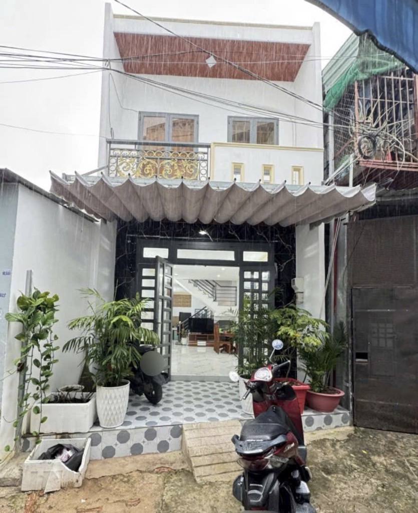 Nhà 2 tầng kiên cố, hẻm xe hơi, gần Tân Kỳ Tân Quý, giá hơn 4 tỷ