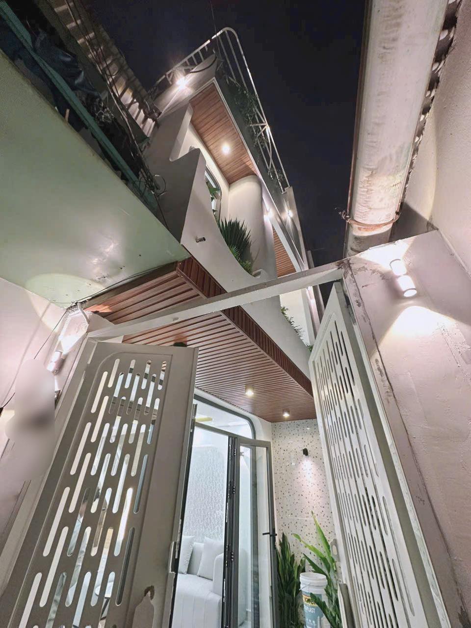 Nhà nở hậu đầy đủ tiện nghi 55m², 6 phòng ngủ, Bình Thạnh