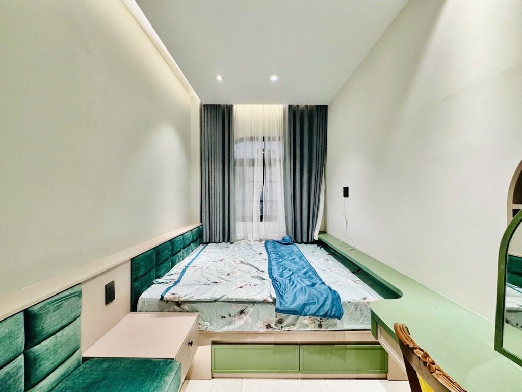 Nhà mới sát mặt tiền kinh doanh Hoàng Hoa Thám, hẻm xe hơi 4m, chỉ nhỉnh 9 tỷ